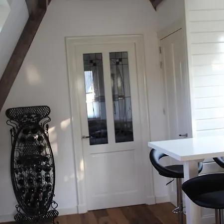 Met De Deur In Huis