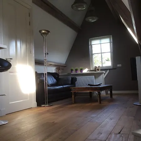 Met De Deur In Huis * Helmond